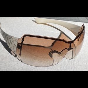 Gucci sunglasses, with original case